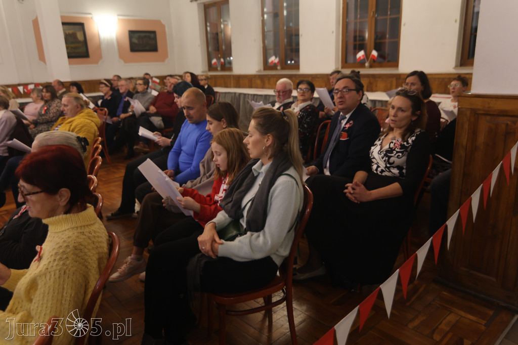 Fotorelacja: Święto Niepodległości w Pałacyku nad Wartą w Zawierciu Kromołowie