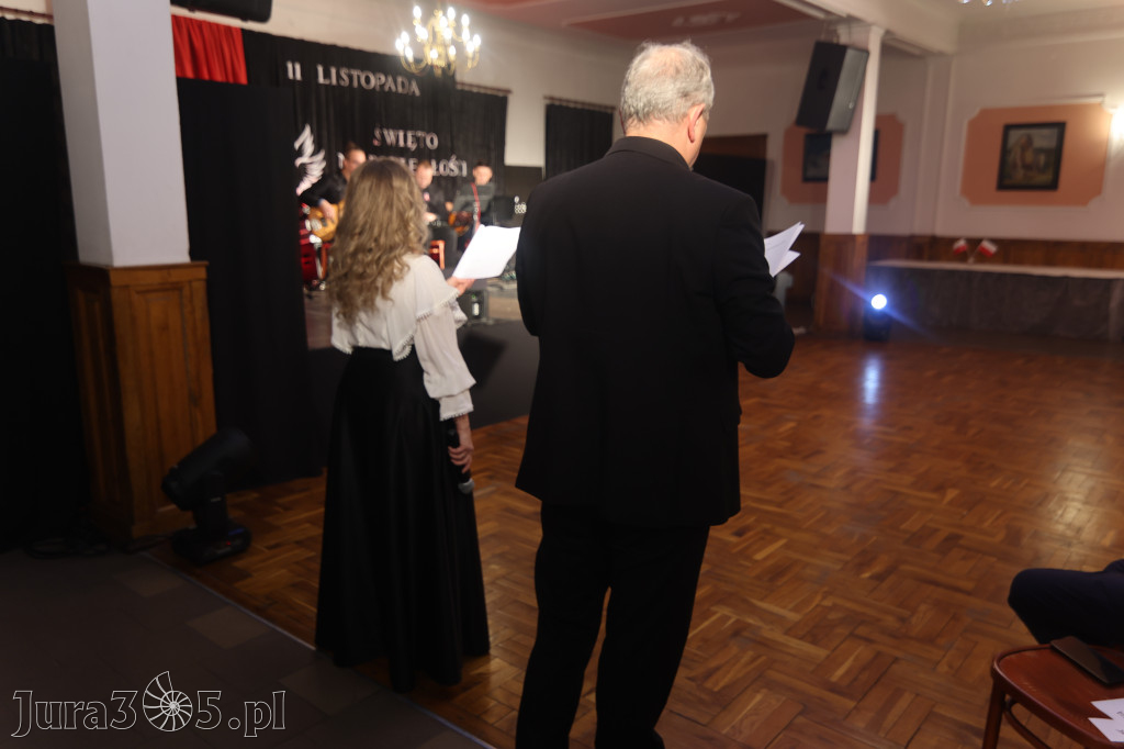 Fotorelacja: Święto Niepodległości w Pałacyku nad Wartą w Zawierciu Kromołowie