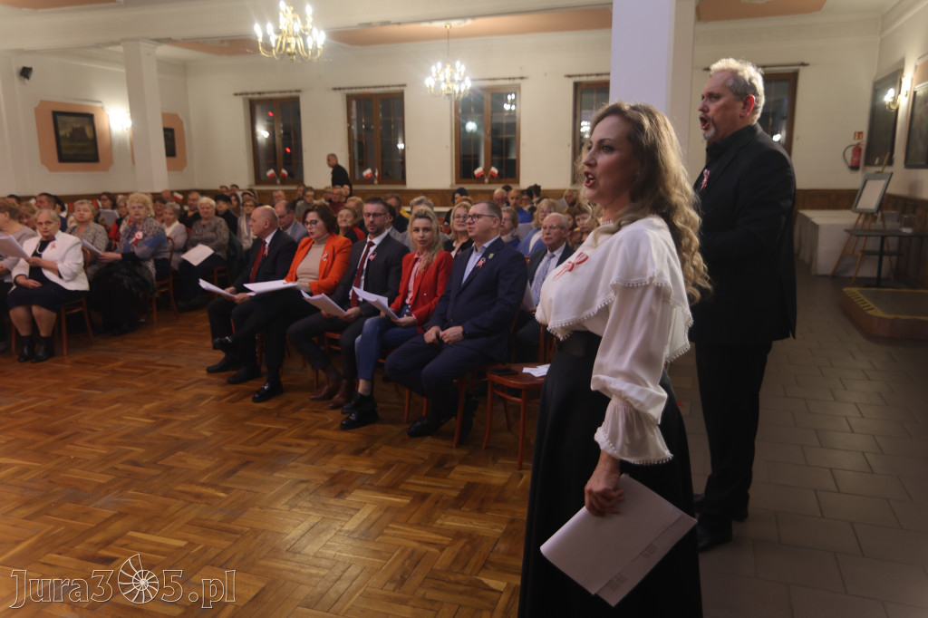 Fotorelacja: Święto Niepodległości w Pałacyku nad Wartą w Zawierciu Kromołowie