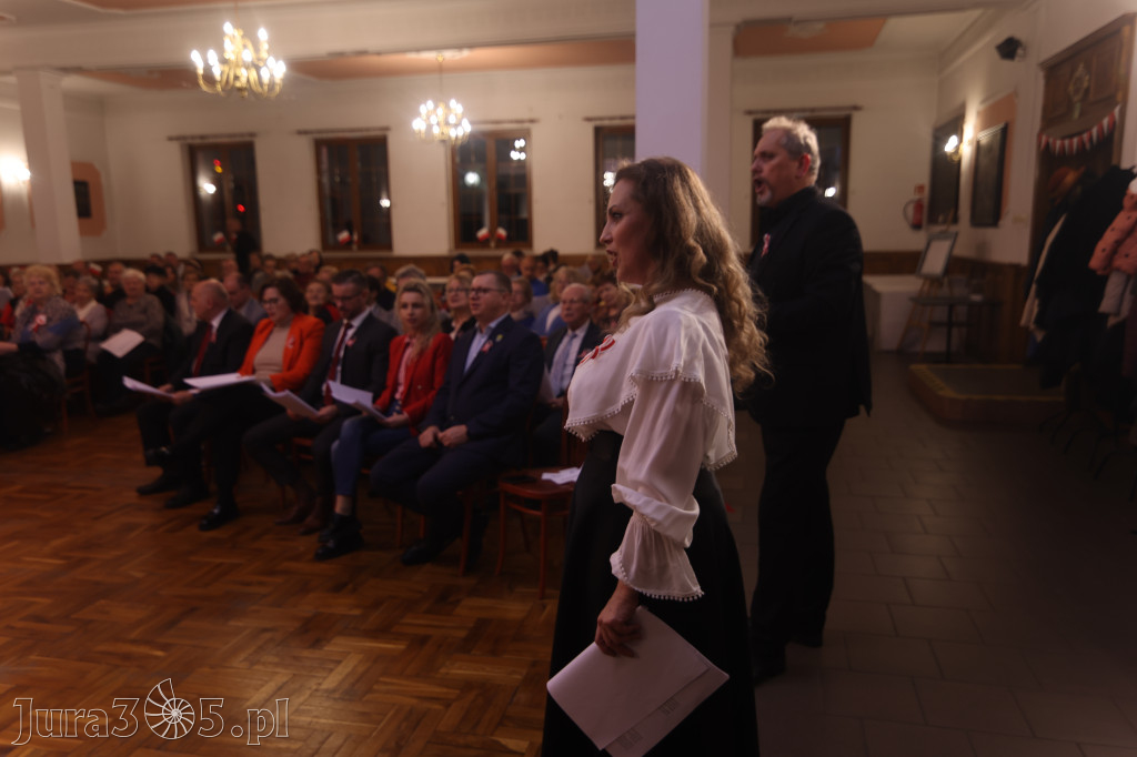 Fotorelacja: Święto Niepodległości w Pałacyku nad Wartą w Zawierciu Kromołowie