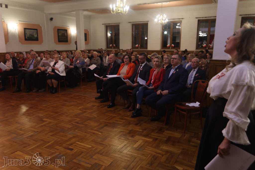 Fotorelacja: Święto Niepodległości w Pałacyku nad Wartą w Zawierciu Kromołowie