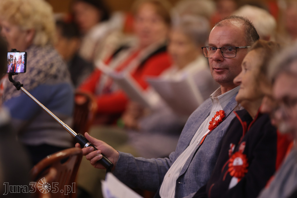 Fotorelacja: Święto Niepodległości w Pałacyku nad Wartą w Zawierciu Kromołowie