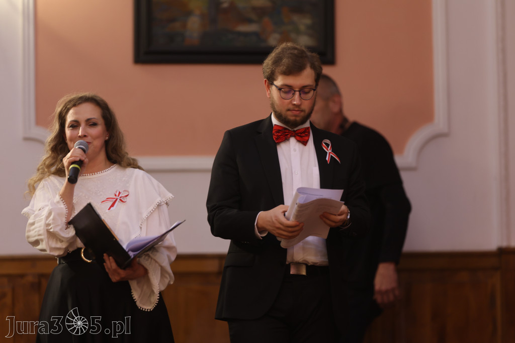 Fotorelacja: Święto Niepodległości w Pałacyku nad Wartą w Zawierciu Kromołowie