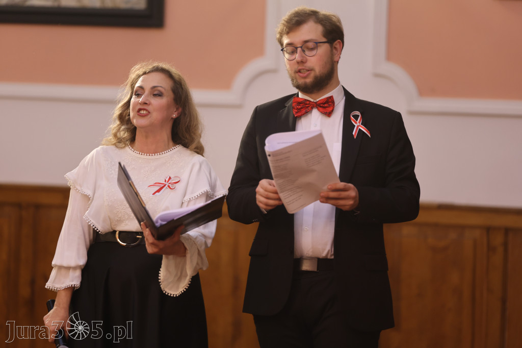 Fotorelacja: Święto Niepodległości w Pałacyku nad Wartą w Zawierciu Kromołowie