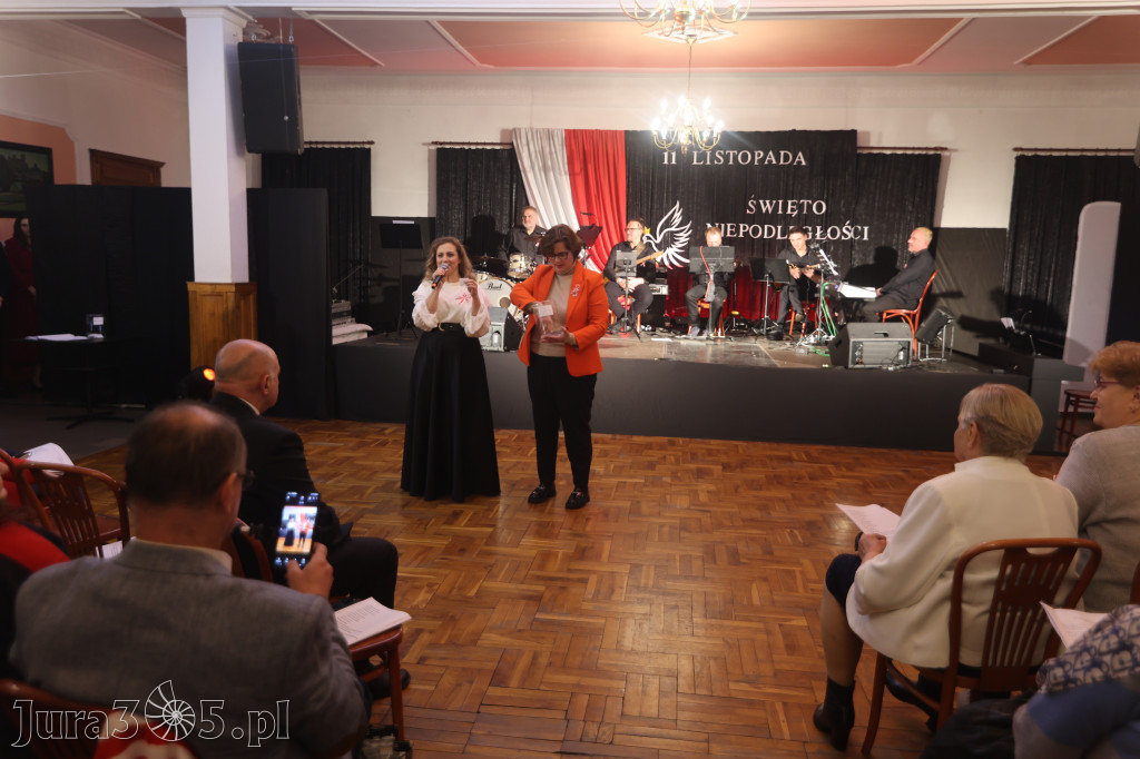 Fotorelacja: Święto Niepodległości w Pałacyku nad Wartą w Zawierciu Kromołowie