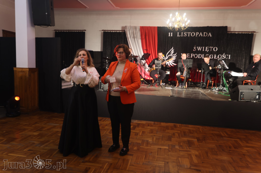 Fotorelacja: Święto Niepodległości w Pałacyku nad Wartą w Zawierciu Kromołowie