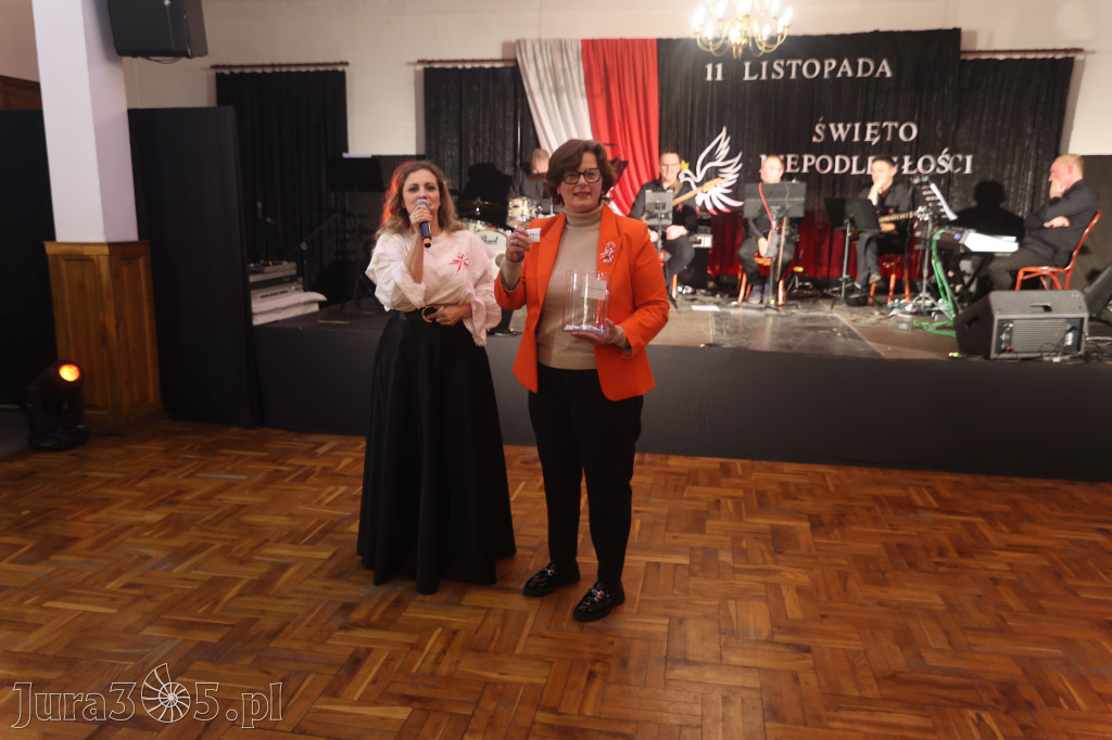 Fotorelacja: Święto Niepodległości w Pałacyku nad Wartą w Zawierciu Kromołowie