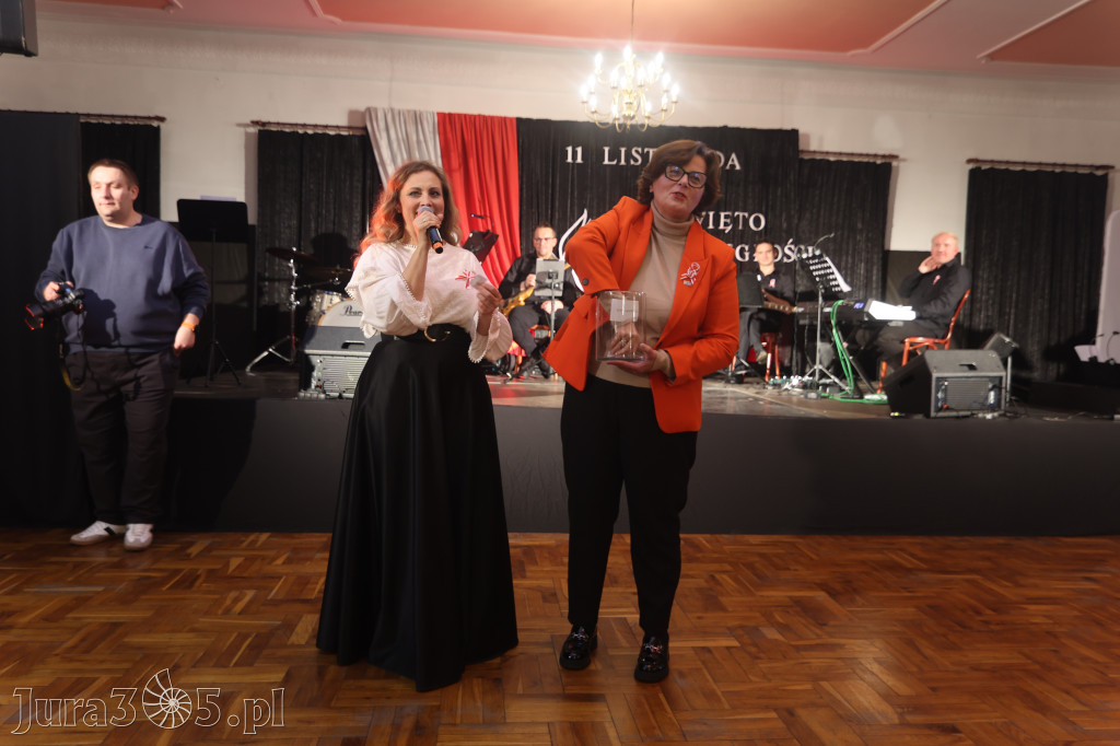 Fotorelacja: Święto Niepodległości w Pałacyku nad Wartą w Zawierciu Kromołowie