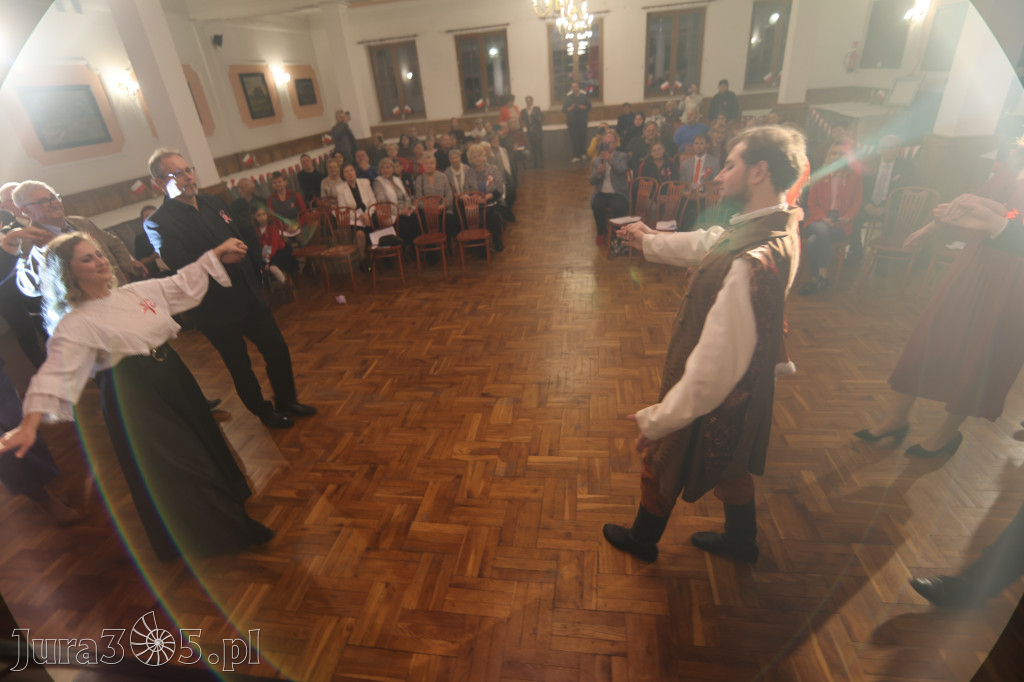 Fotorelacja: Święto Niepodległości w Pałacyku nad Wartą w Zawierciu Kromołowie