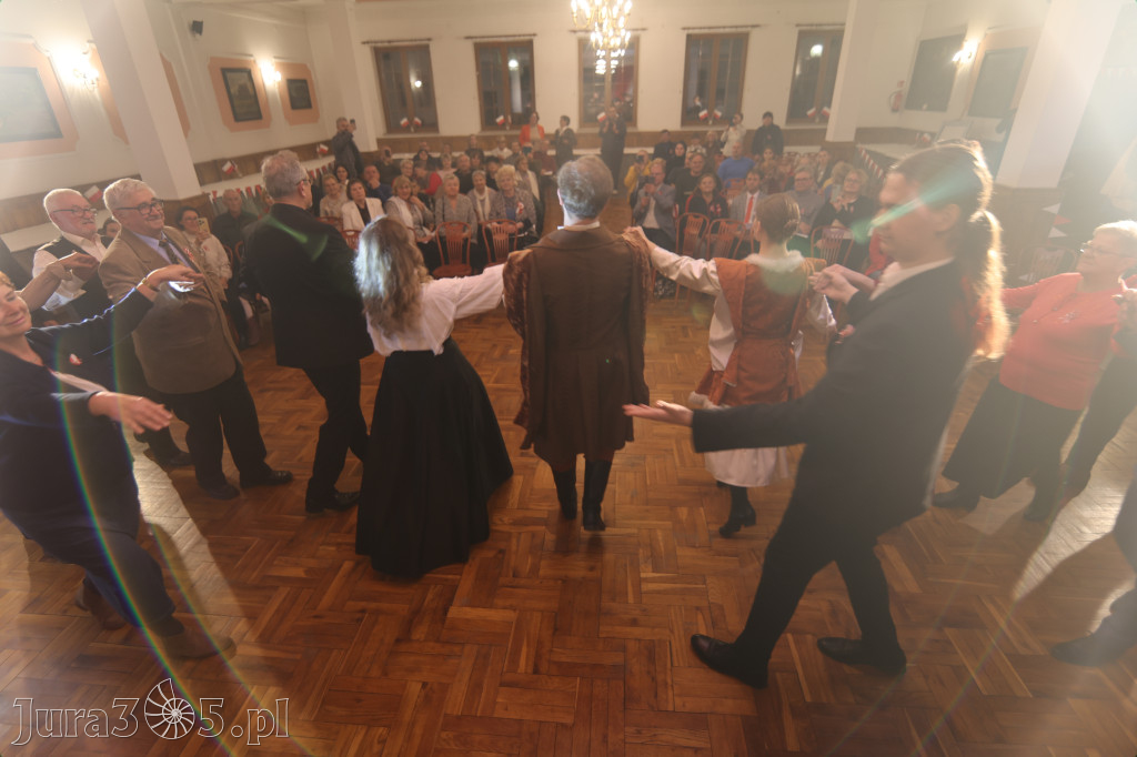 Fotorelacja: Święto Niepodległości w Pałacyku nad Wartą w Zawierciu Kromołowie