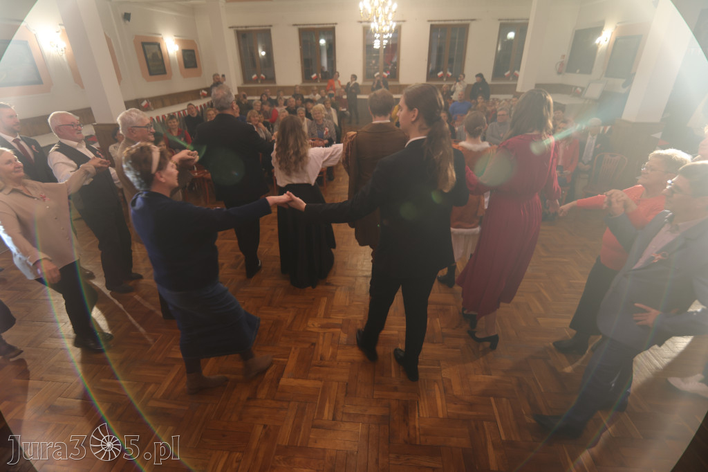 Fotorelacja: Święto Niepodległości w Pałacyku nad Wartą w Zawierciu Kromołowie