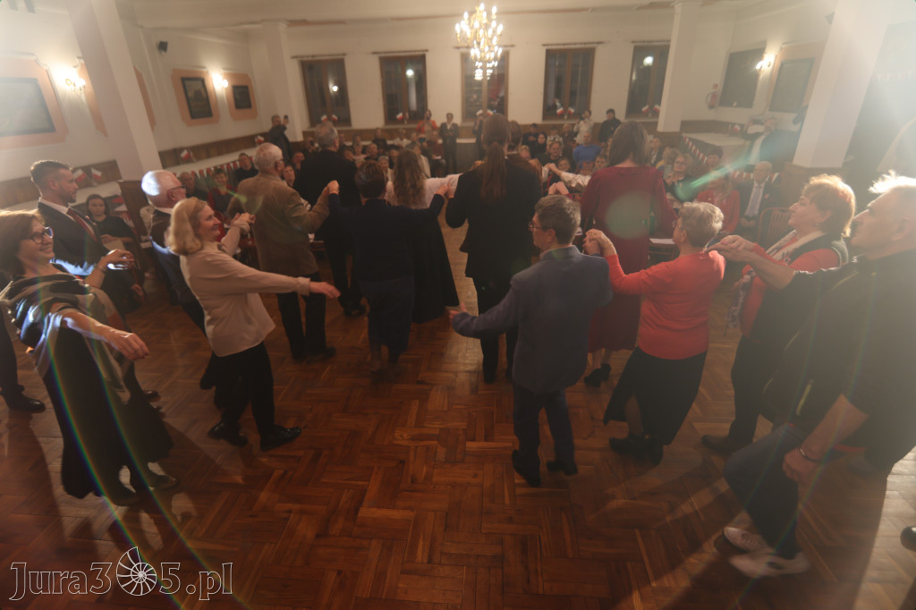 Fotorelacja: Święto Niepodległości w Pałacyku nad Wartą w Zawierciu Kromołowie
