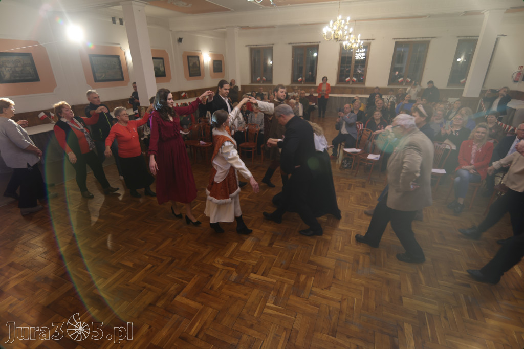 Fotorelacja: Święto Niepodległości w Pałacyku nad Wartą w Zawierciu Kromołowie