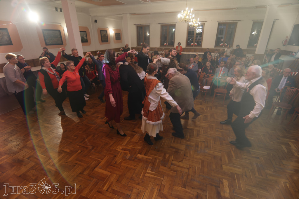 Fotorelacja: Święto Niepodległości w Pałacyku nad Wartą w Zawierciu Kromołowie