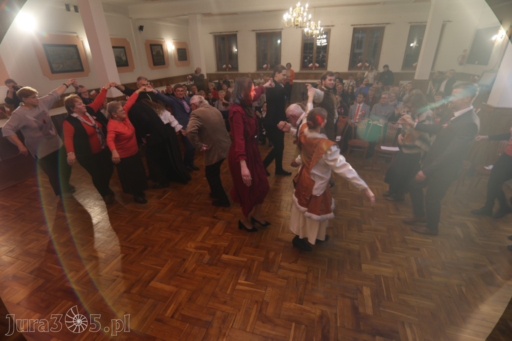 Fotorelacja: Święto Niepodległości w Pałacyku nad Wartą w Zawierciu Kromołowie