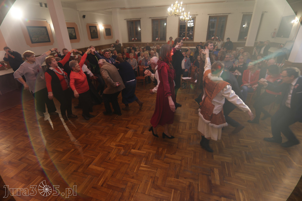 Fotorelacja: Święto Niepodległości w Pałacyku nad Wartą w Zawierciu Kromołowie
