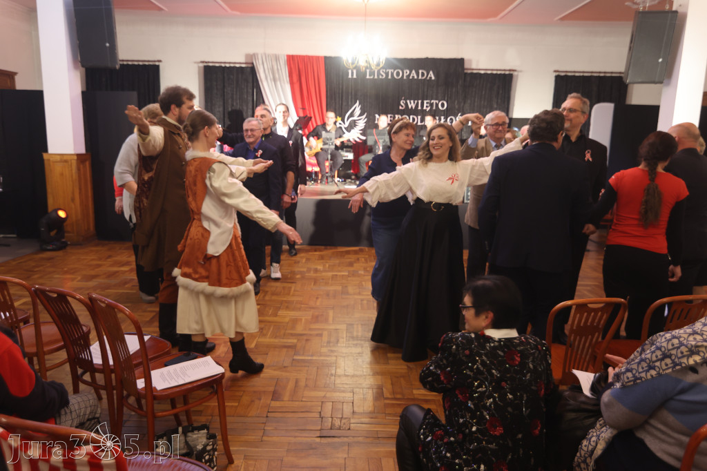 Fotorelacja: Święto Niepodległości w Pałacyku nad Wartą w Zawierciu Kromołowie