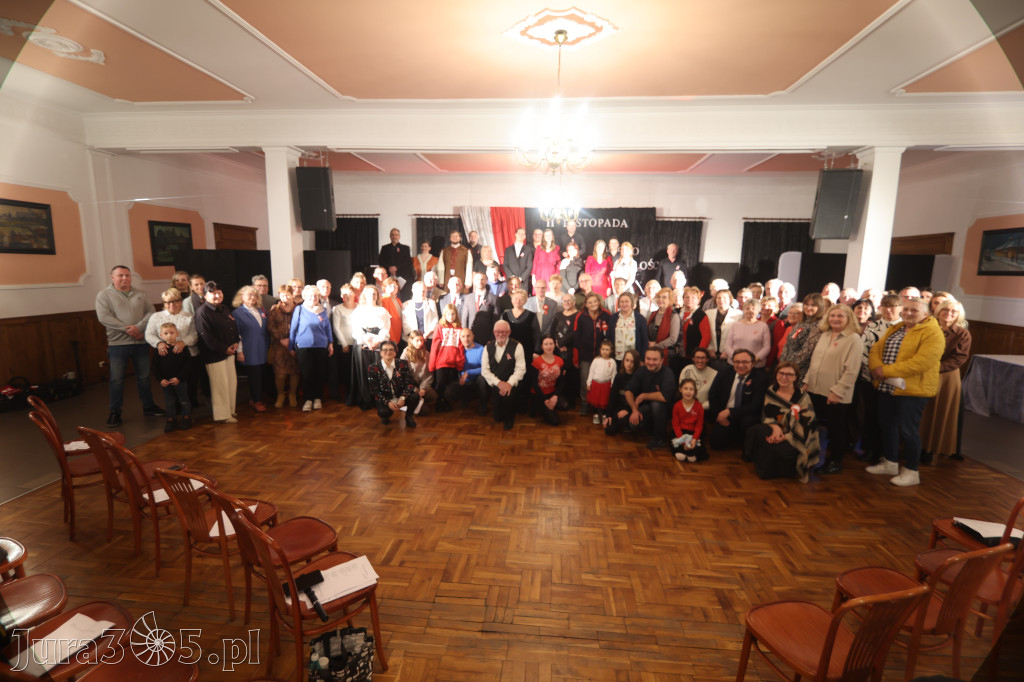 Fotorelacja: Święto Niepodległości w Pałacyku nad Wartą w Zawierciu Kromołowie