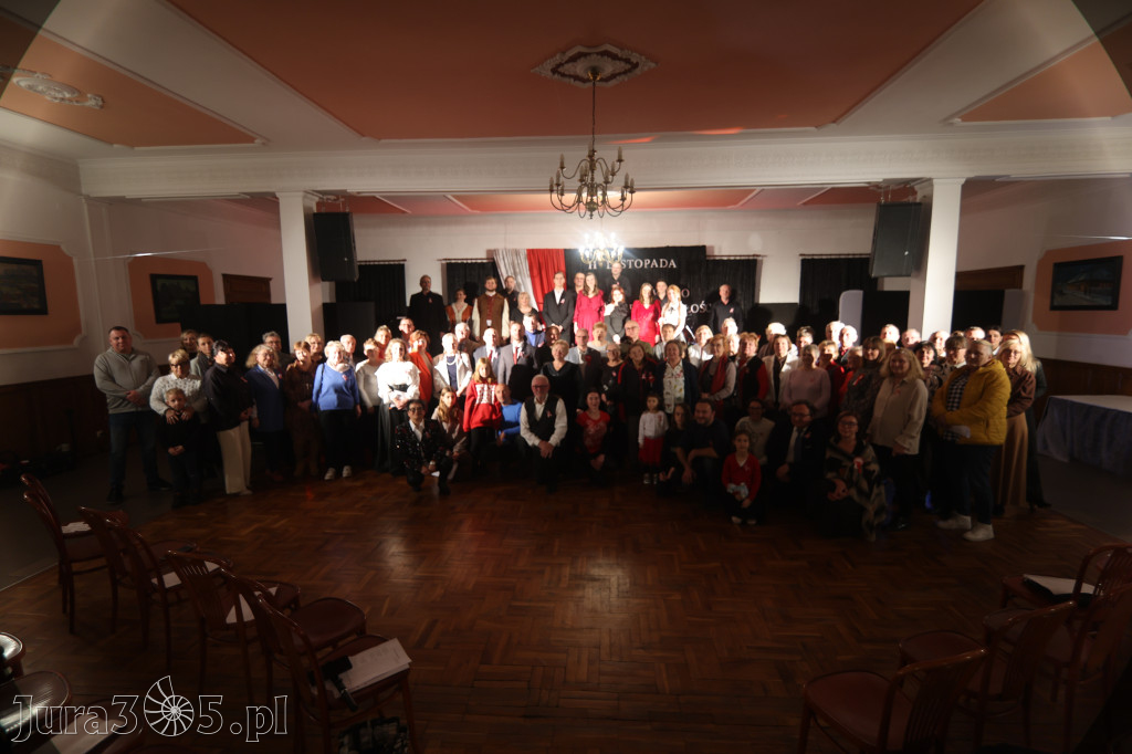 Fotorelacja: Święto Niepodległości w Pałacyku nad Wartą w Zawierciu Kromołowie
