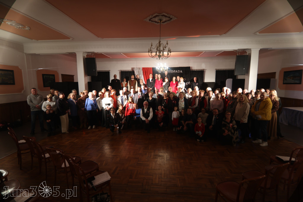 Fotorelacja: Święto Niepodległości w Pałacyku nad Wartą w Zawierciu Kromołowie