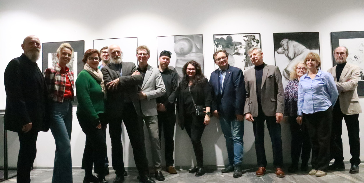 Fotorelacja: Wernisaż MIĘDZY LINIĄ A FORMĄ w MOK Zawiercie