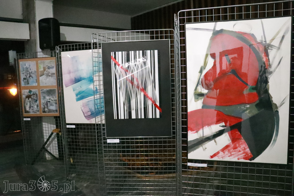 Fotorelacja: Wernisaż MIĘDZY LINIĄ A FORMĄ w MOK Zawiercie