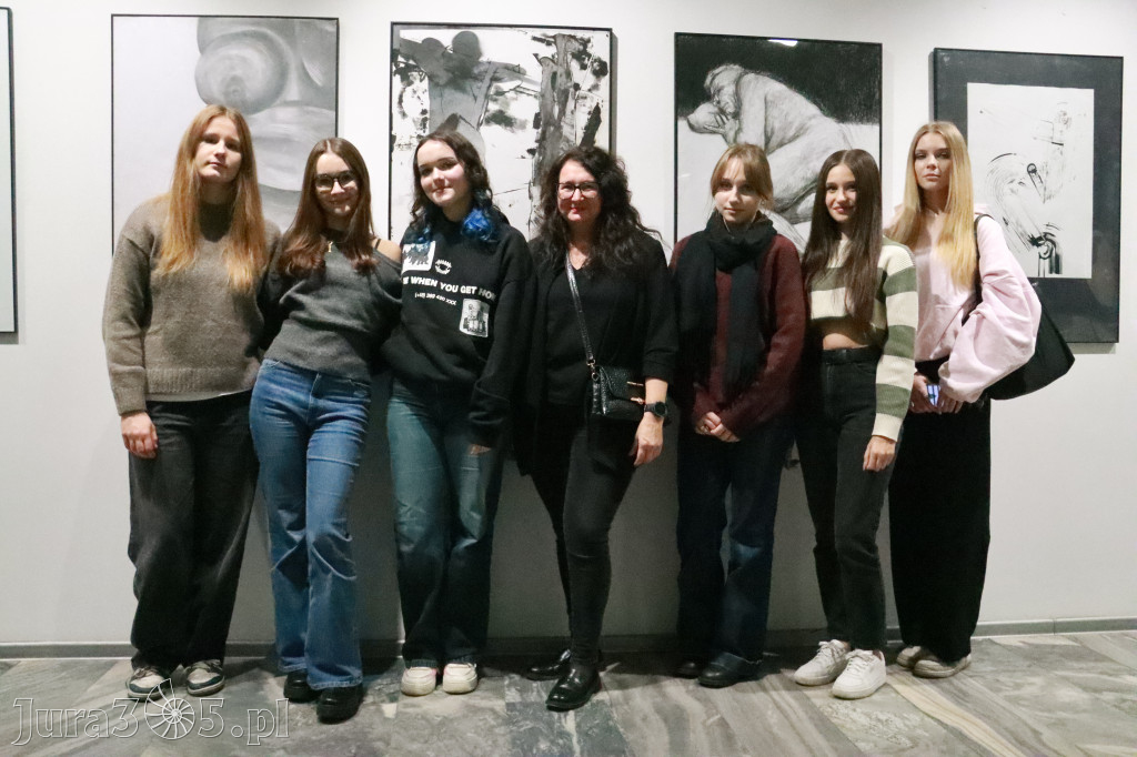 Fotorelacja: Wernisaż MIĘDZY LINIĄ A FORMĄ w MOK Zawiercie