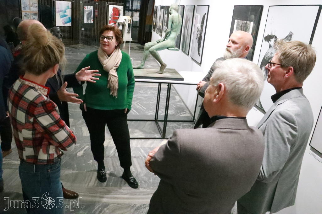 Fotorelacja: Wernisaż MIĘDZY LINIĄ A FORMĄ w MOK Zawiercie
