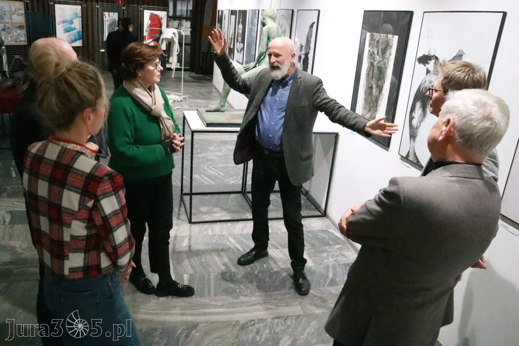 Fotorelacja: Wernisaż MIĘDZY LINIĄ A FORMĄ w MOK Zawiercie