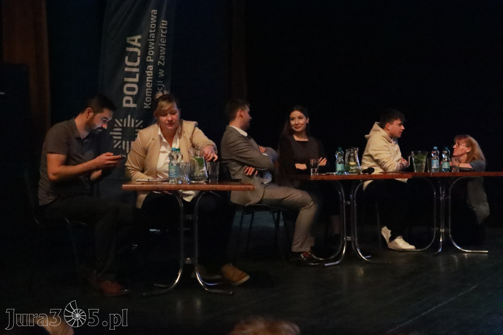 Fotorelacja: Razem przeciw mowie nienawiści w MOK Zawiercie