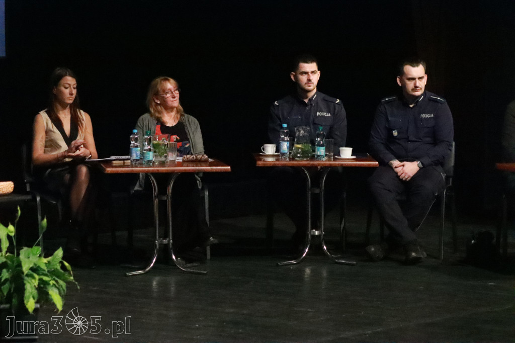 Fotorelacja: Razem przeciw mowie nienawiści w MOK Zawiercie