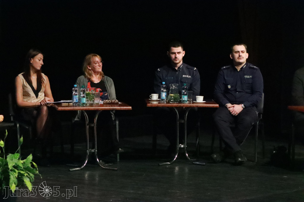 Fotorelacja: Razem przeciw mowie nienawiści w MOK Zawiercie