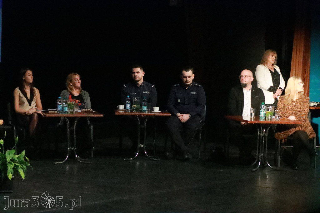 Fotorelacja: Razem przeciw mowie nienawiści w MOK Zawiercie