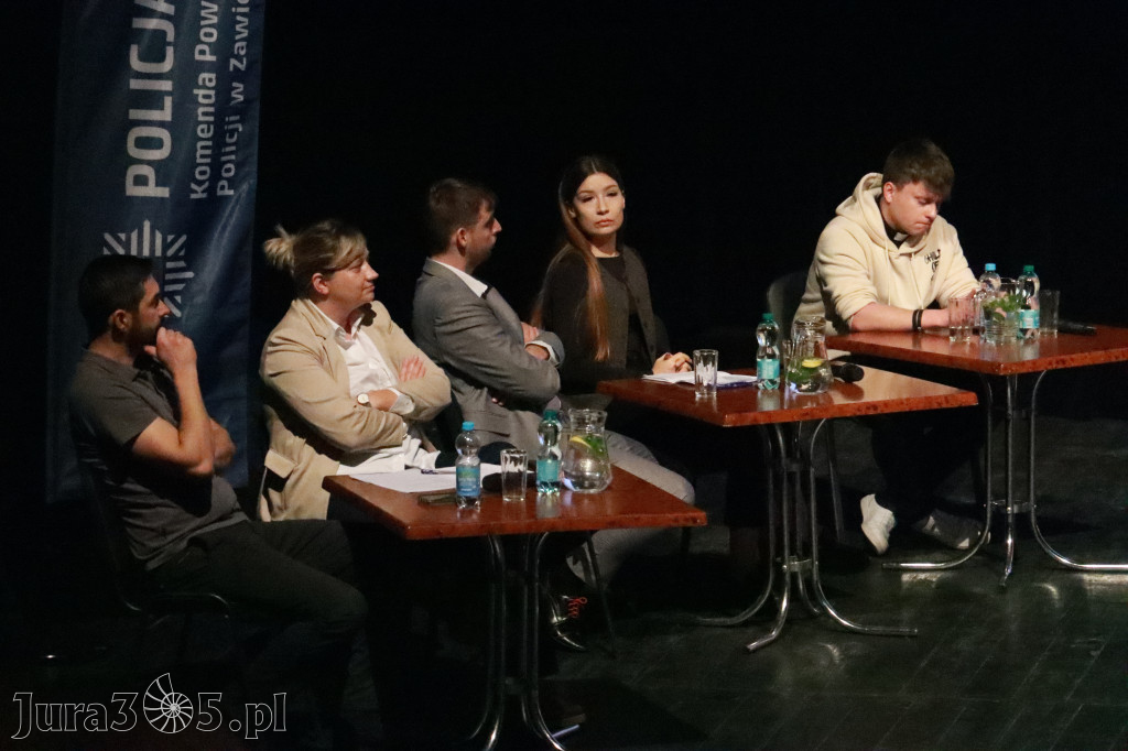 Fotorelacja: Razem przeciw mowie nienawiści w MOK Zawiercie