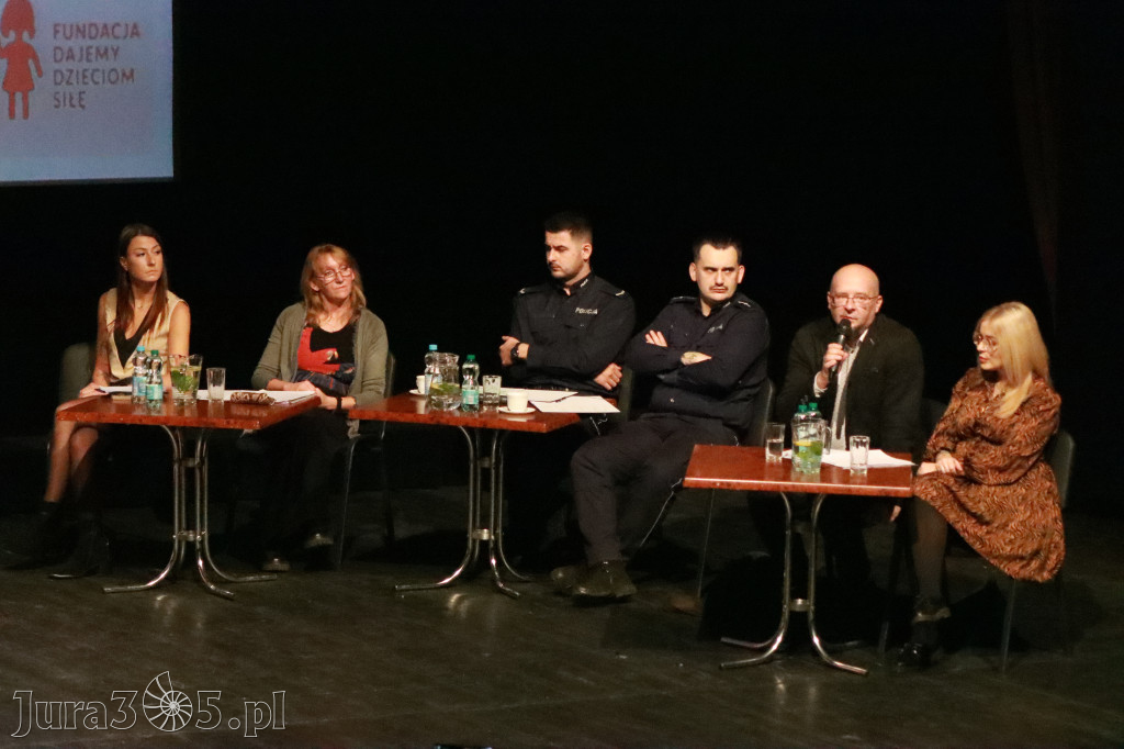 Fotorelacja: Razem przeciw mowie nienawiści w MOK Zawiercie