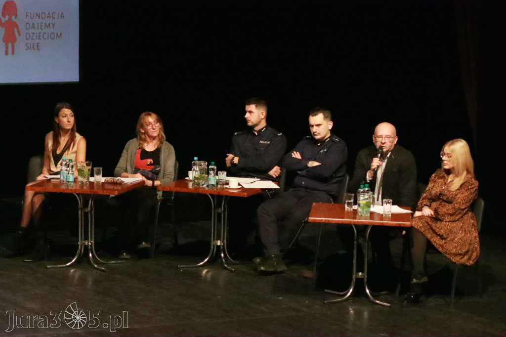 Fotorelacja: Razem przeciw mowie nienawiści w MOK Zawiercie