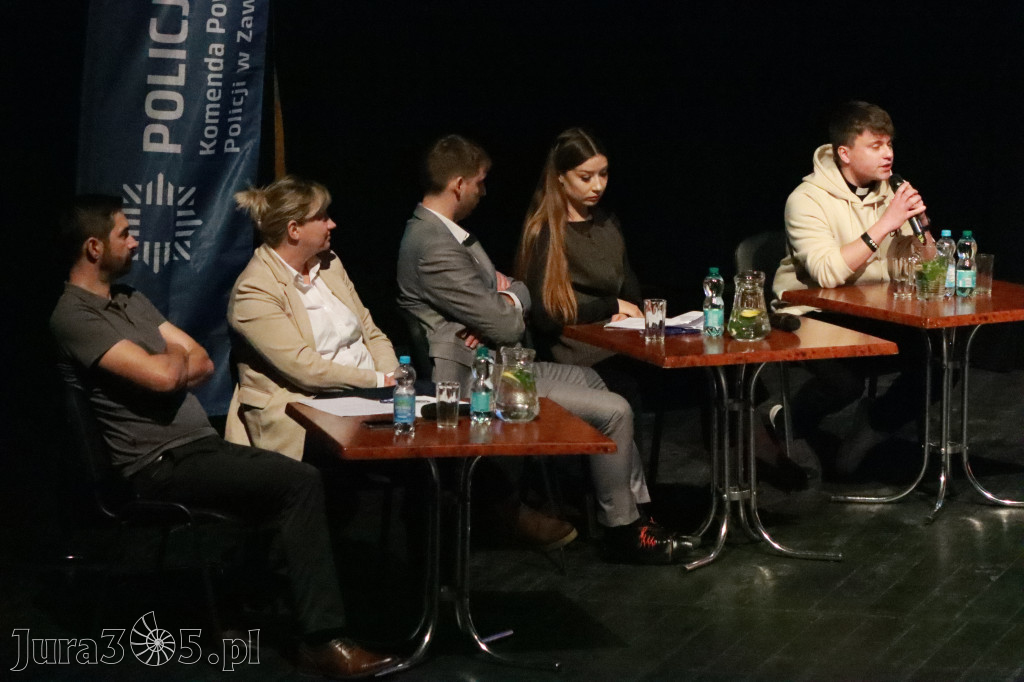 Fotorelacja: Razem przeciw mowie nienawiści w MOK Zawiercie