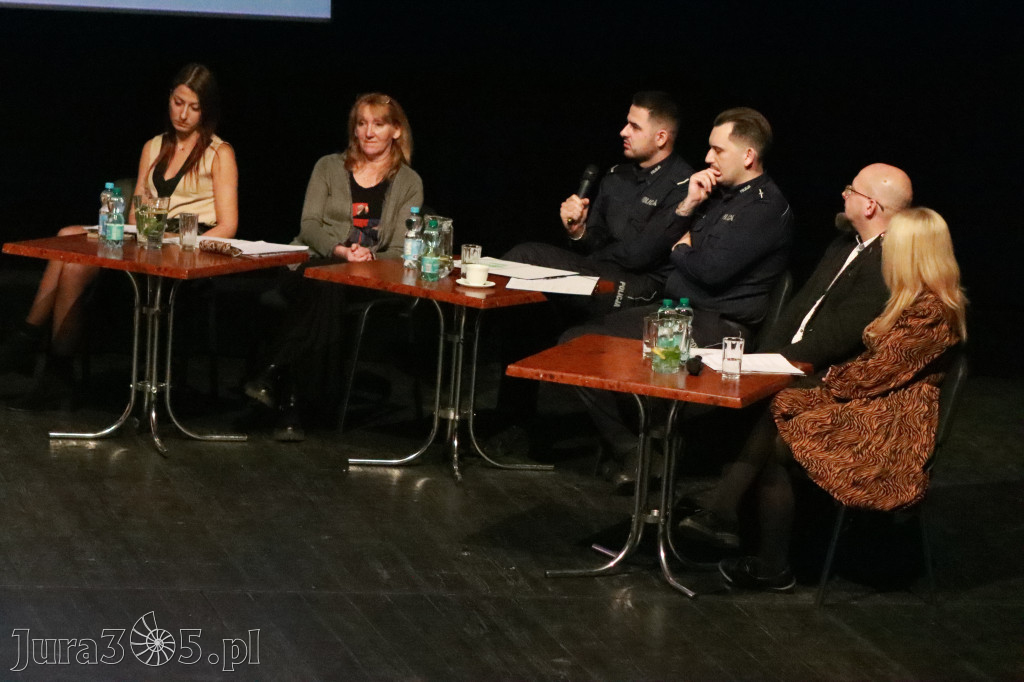 Fotorelacja: Razem przeciw mowie nienawiści w MOK Zawiercie