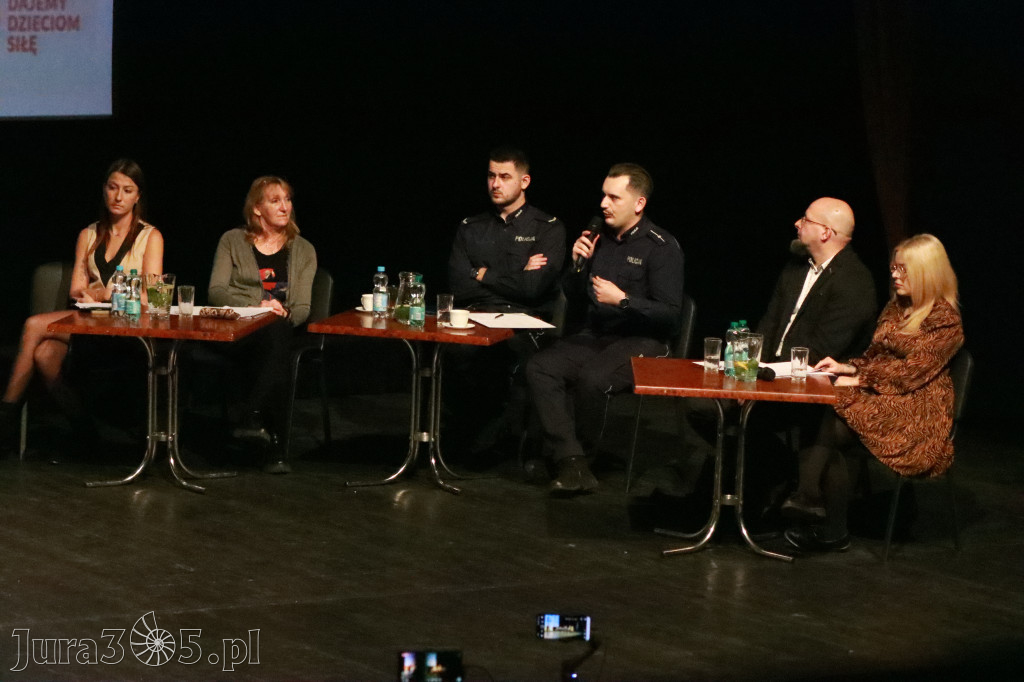 Fotorelacja: Razem przeciw mowie nienawiści w MOK Zawiercie