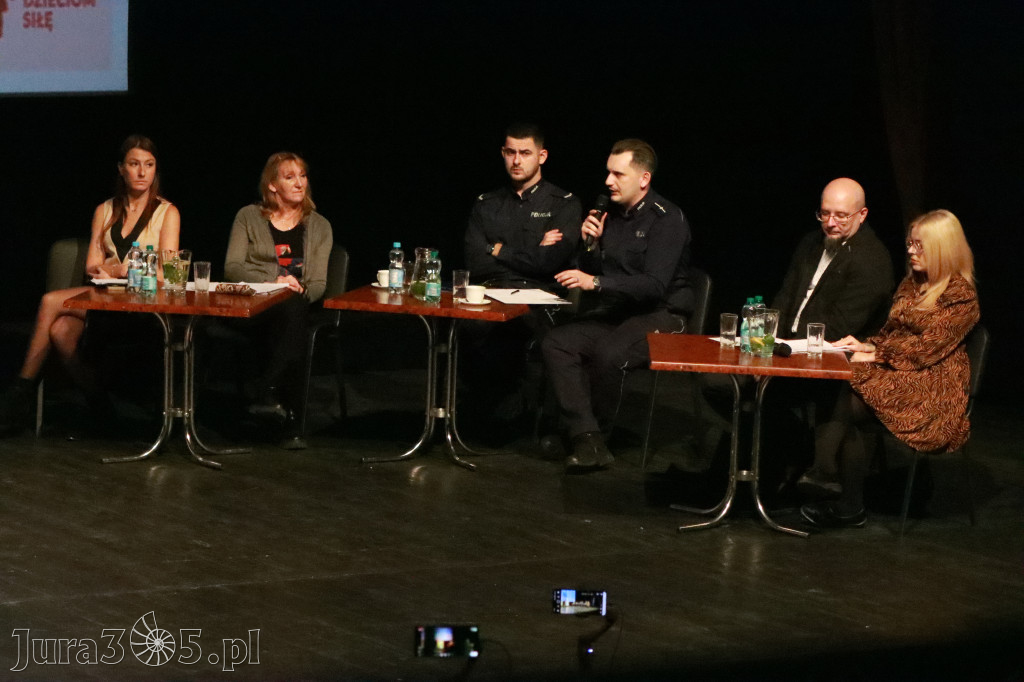 Fotorelacja: Razem przeciw mowie nienawiści w MOK Zawiercie