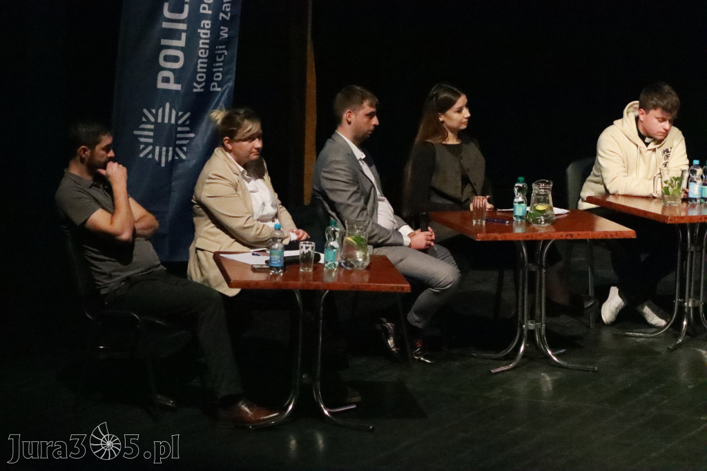 Fotorelacja: Razem przeciw mowie nienawiści w MOK Zawiercie