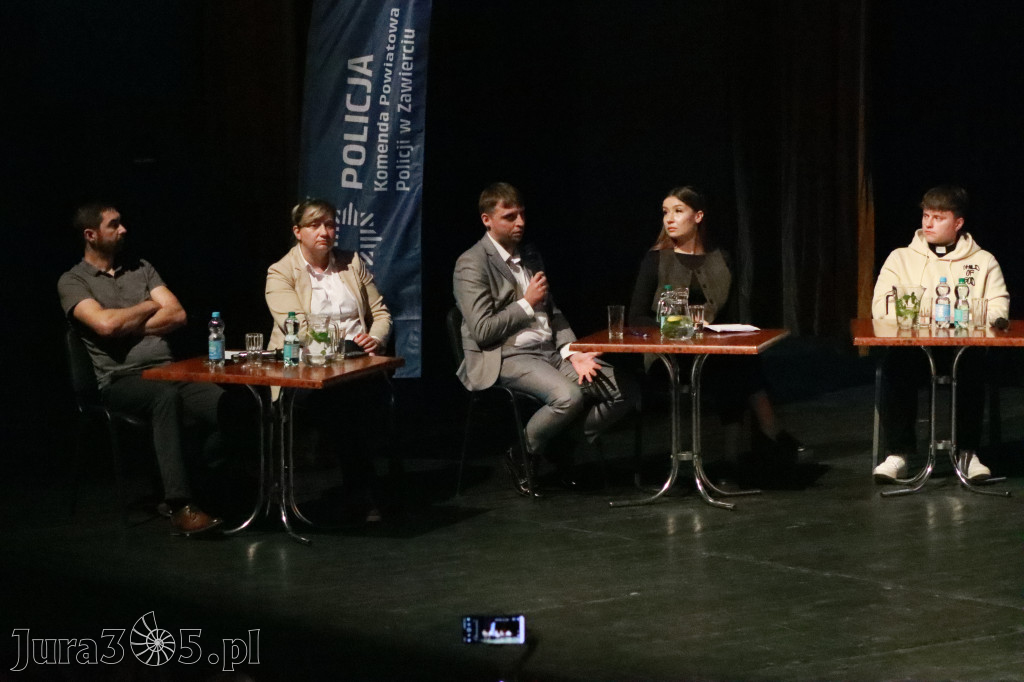 Fotorelacja: Razem przeciw mowie nienawiści w MOK Zawiercie
