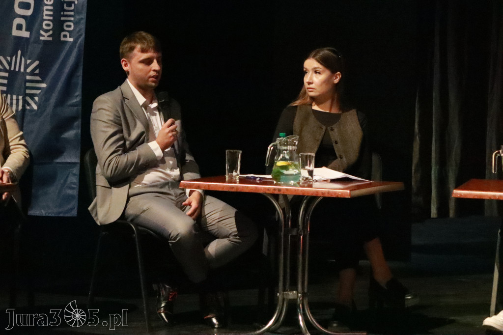 Fotorelacja: Razem przeciw mowie nienawiści w MOK Zawiercie