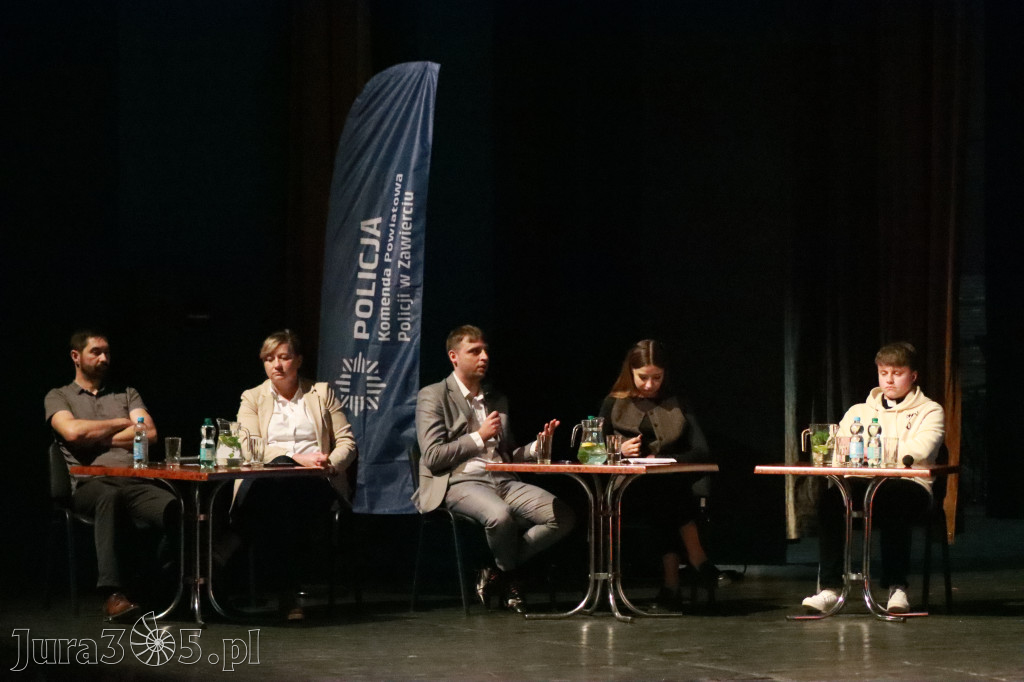 Fotorelacja: Razem przeciw mowie nienawiści w MOK Zawiercie