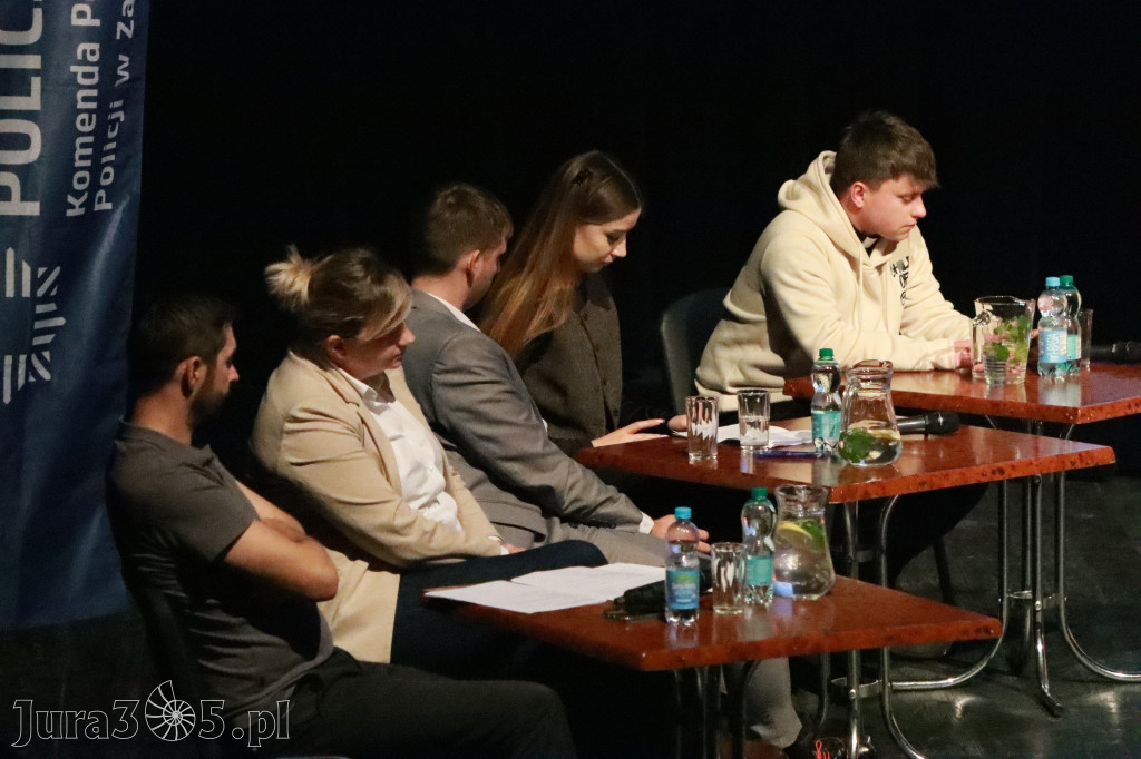 Fotorelacja: Razem przeciw mowie nienawiści w MOK Zawiercie