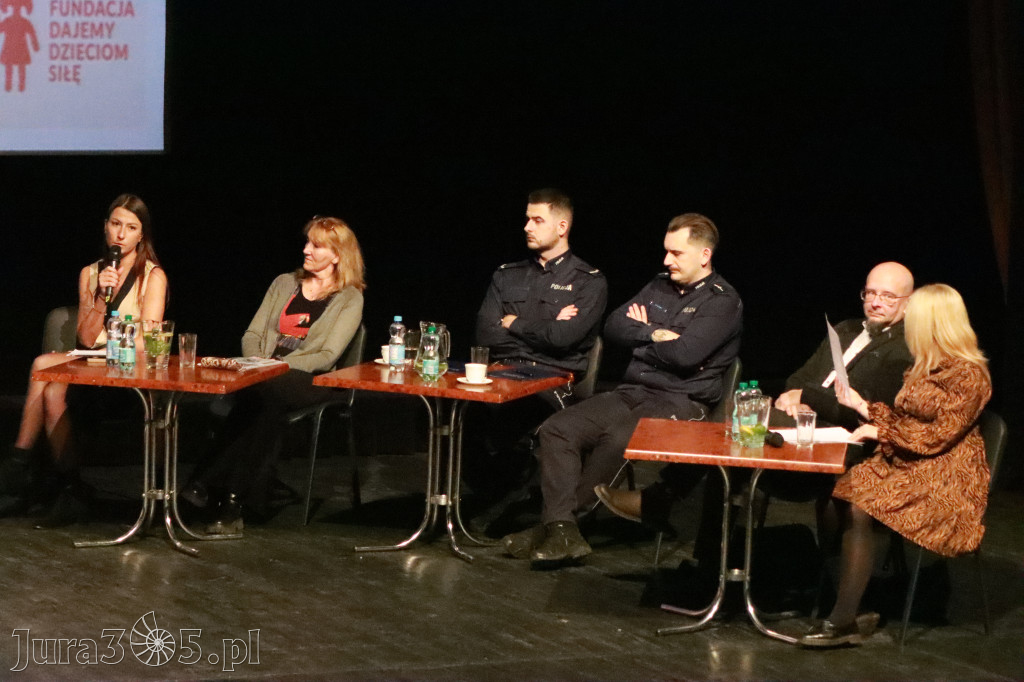 Fotorelacja: Razem przeciw mowie nienawiści w MOK Zawiercie
