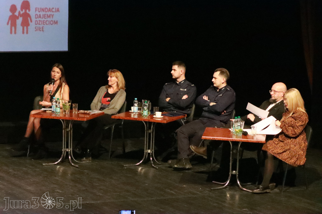 Fotorelacja: Razem przeciw mowie nienawiści w MOK Zawiercie