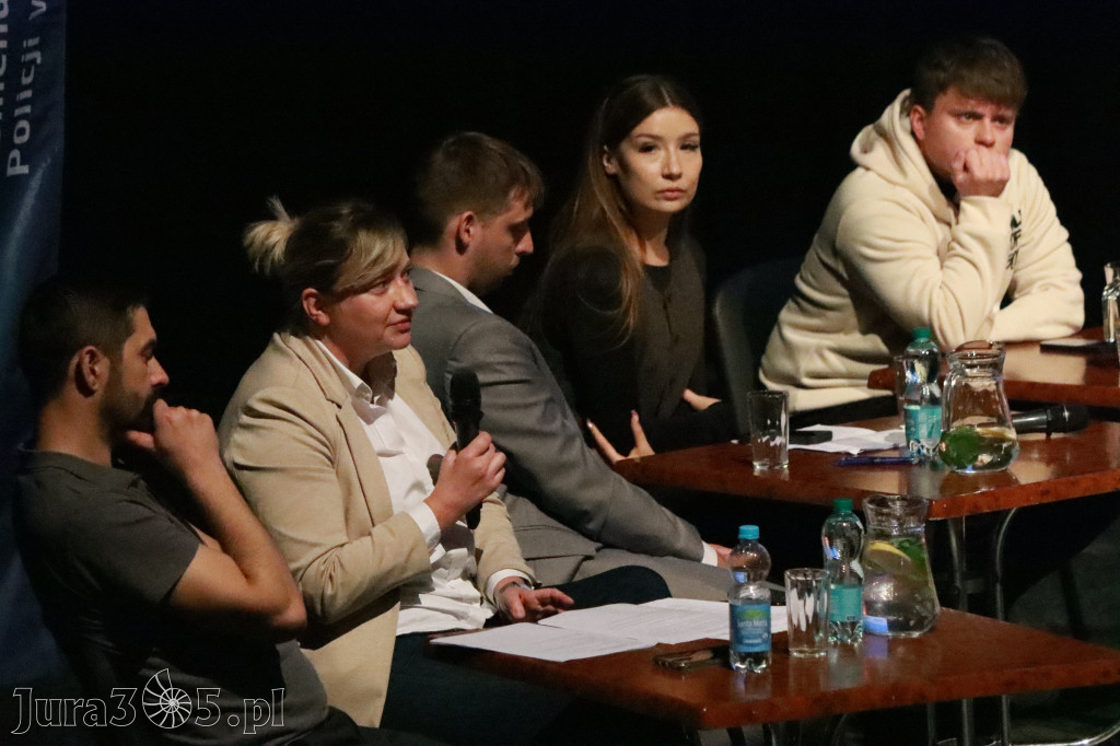 Fotorelacja: Razem przeciw mowie nienawiści w MOK Zawiercie