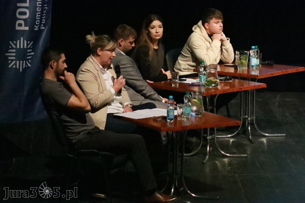 Fotorelacja: Razem przeciw mowie nienawiści w MOK Zawiercie