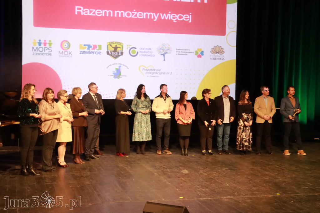Fotorelacja: POKONAĆ BARIERY - Razem możemy więcej w MOK Zawiercie